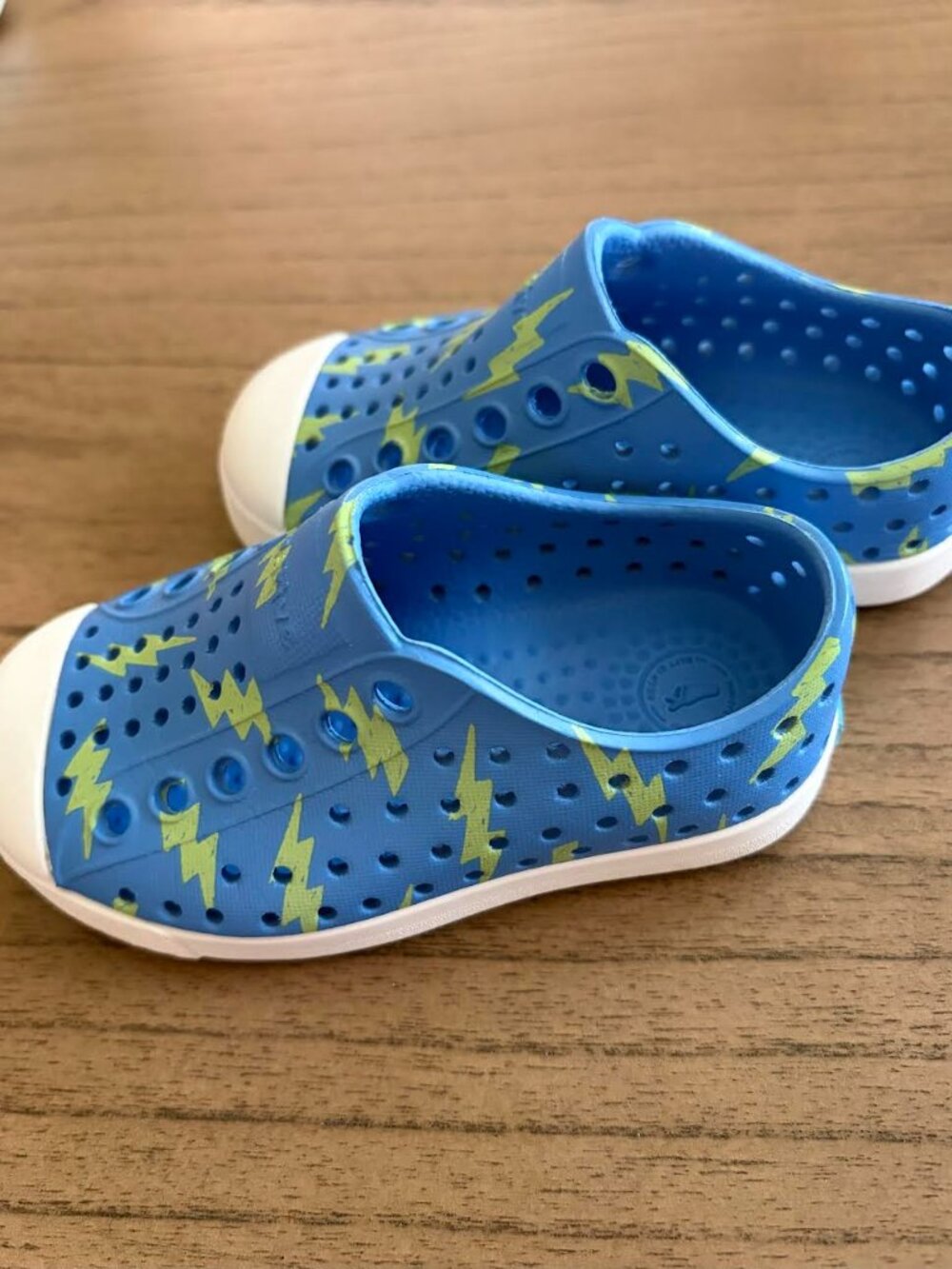 Native Toddlers Unisex Slip on Shoes S 5